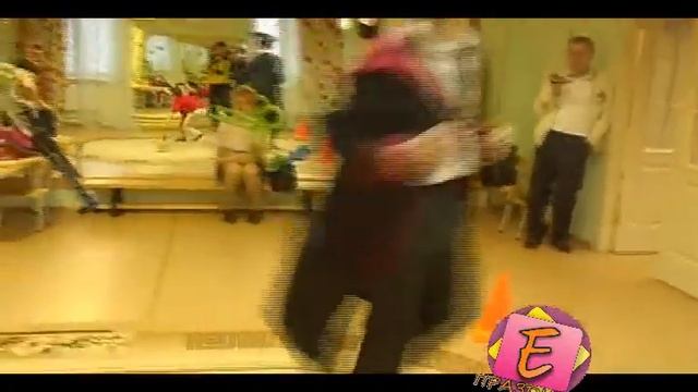 Гарри Поттер с Гермионой проводят Школу Волшебства смотреть онлайн