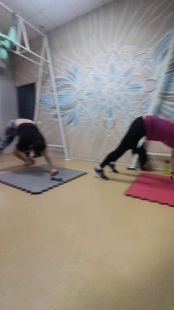 упражнения с гантелями #спорт #fitness #фитнес смотреть онлайн