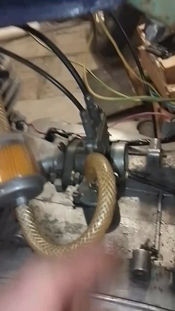 Дымим на бензине #своимируками #ремонт #иж #мото #мотоц? смотреть онлайн