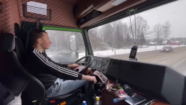 Водилы офигели ! Новую машину давай и мешок денег … смотреть онлайн