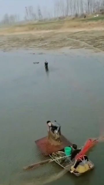 КАСТИНГОВАЯ СЕТЬ В ДЕЛЕ)))#shorts #кастинговаясеть #рыбалк смотреть онлайн