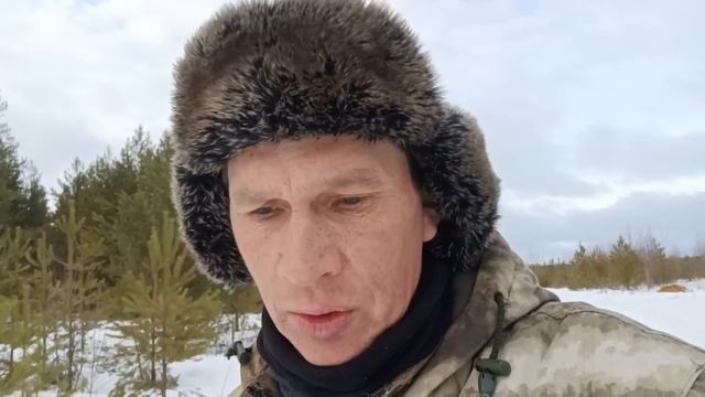 Ранняя весна на севере. Рыбаки на льду. Зимняя перепра?