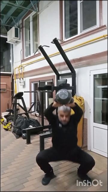 Работа с гирей 16 кг, укрепляем ноги, 3*12#спорт#кроссфит#? смотреть онлайн