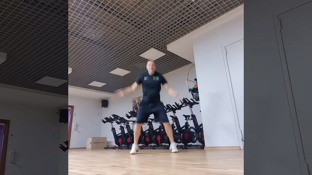 Как убрать бока: Прыжки сумо