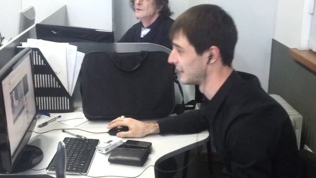 Как он смотрит приколы смотреть онлайн