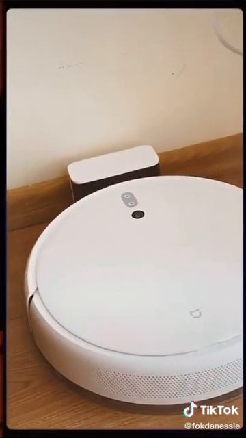 Робот и люди смотреть онлайн