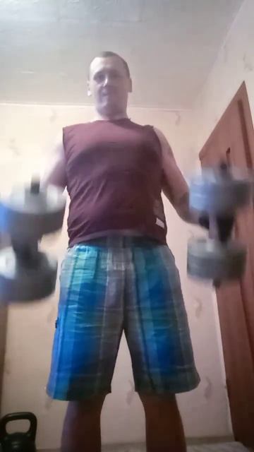 упражнение "молот Тора" с гантелями 💪🔥🔥 смотреть онлайн