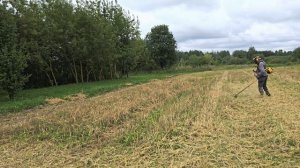 Летние забавы. Покос поля бензокосой леской.