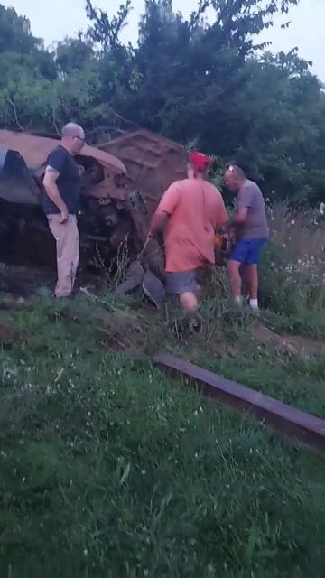 Где-то в кустах раскурочивают машину Плуги-вуги Секто? смотреть онлайн