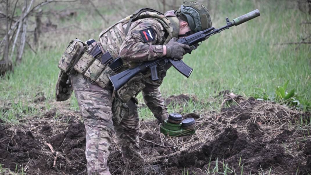 Саперы продолжают разминирование освобожденных населенных пунктов в Курской области