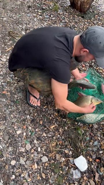 Блогер Олег на рыбалке рыбалка# приколы# fishing# смотреть онлайн