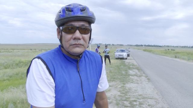 Участники велопробега прибыли в Наурзумский район смотреть онлайн