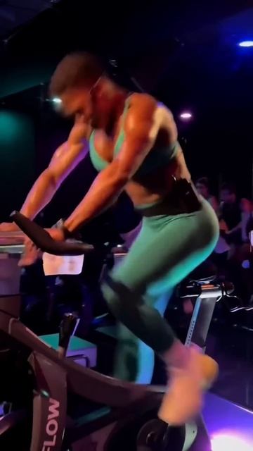 Как вам наш выход?😍😊 А какие грациозные движения☺️? смотреть онлайн