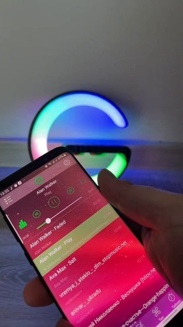 Настільна смарт лампа нічник RGB G-Smart Light з бездротовою ? смотреть онлайн