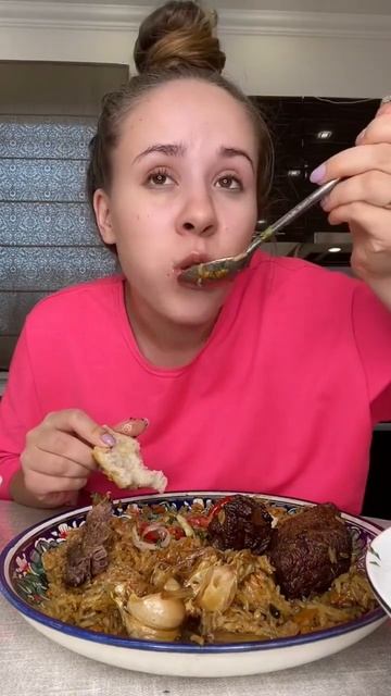 БЕКА ГОТОВИЛА ДЛЯ МЕНЯ ПЛОВ #еда #асмр #тикток #мукбанг смотреть онлайн