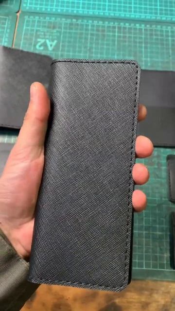 Кожа «икра» одна из тех, из которых шьют сумки Шанель. ? смотреть онлайн