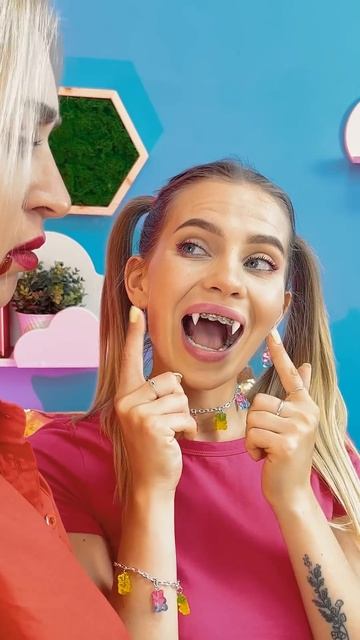 Фейковый вампир 🧛 #shorts #vampire смотреть онлайн