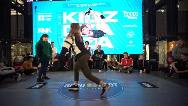Чистякова Катя vs Баринова Анна  18 Hip Hop Beginners  KIDZA DZA DZA BATTLE KIDZDZADZA
