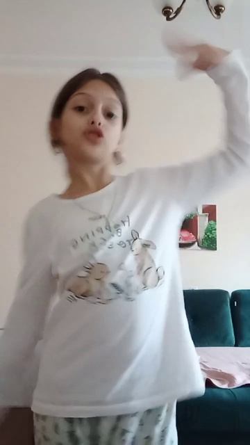 у меня есть парень Даня и я сним ужэ с 1 класса смотреть онлайн