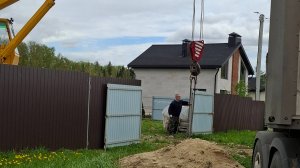 Разгрузка 28 поддонов кирпича