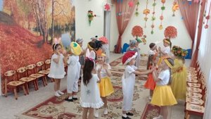 "Чьи шишки в лесу" осенний утренник в старшей группе