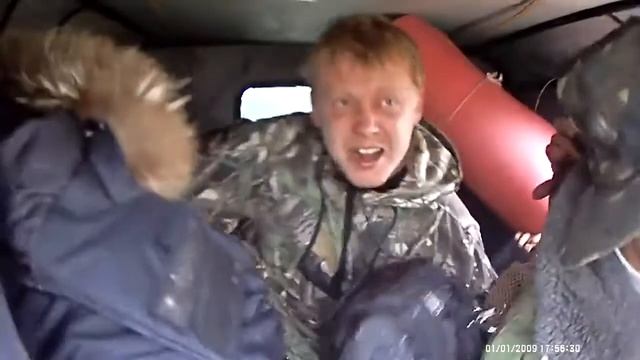Мужики в УАЗике едут на рыбалку (ориг) смотреть онлайн