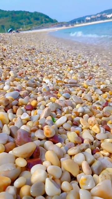 Откуда берутся камни на берегу моря? смотреть онлайн