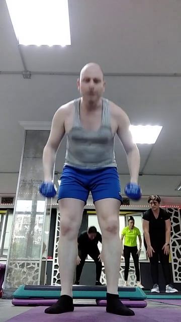 Берпи с гантелями. Ускоряет сердцебиение и сжигает ка? смотреть онлайн