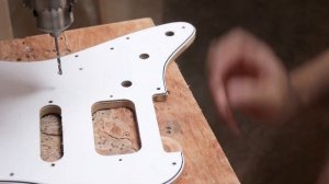 Черный SSH Страт ч.3 Пикгард | Изготовление электрогитар