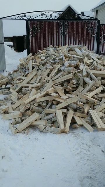 ПРИВЕЗЛИ КОЛОТЫЕ ДРОВА. БЕРЁЗА. смотреть онлайн