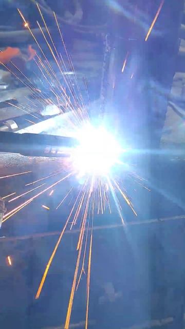 #shorts НАПЛАВКА ПОСАДОЧНОГО МЕСТА ШТОКА ПОЛУАВТОМАТОМ #? смотреть онлайн