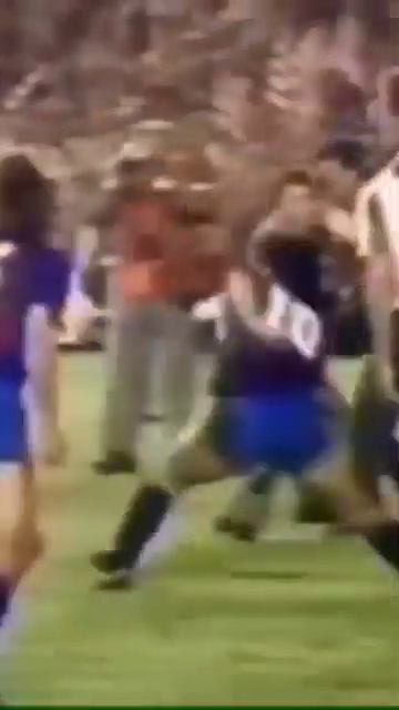 Марадона то есть легенда футбола наверное был бойцом смотреть онлайн