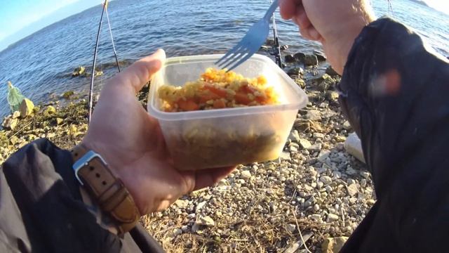 Камский лещ клюет как из пулемета. Ночна рыбалка на фи? смотреть онлайн