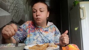 МУКБАНГ🥗 САЛАТ И ПАНГАСИУС 🥗Я ЭЛЕКТРОВЕНИК😆