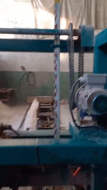 требуеться рамщик #пилорама #доска #пилим #рамщик #стол смотреть онлайн