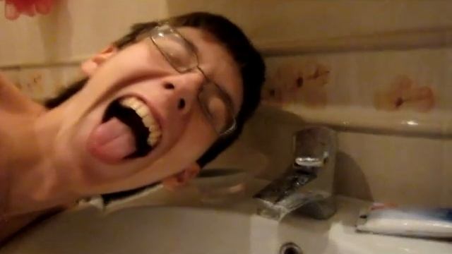 Пора побриться XD смотреть онлайн