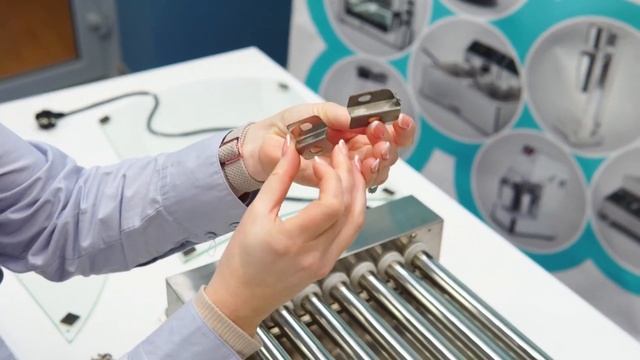 Як монтувати скло на роликовий гриль Hurakan смотреть онлайн