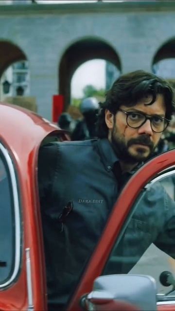 #shorts #сериал #фильмы #бумажныйдом #профессор смотреть онлайн