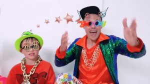 Мистер Макс Max and Katy pretend play profession for children compilation