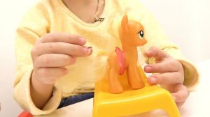 Подарок для Литл Пони! Игрушки в спа-салоне.