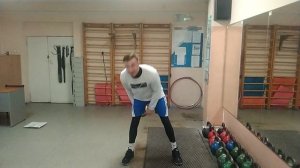 Восьмерка гирей . Переводы гирей под ногами - разминочное упражнение TrainingFactory00