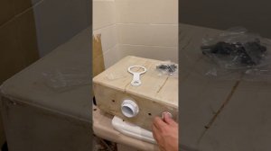 Замена ФУРНИТУРЫ С ПНЕВМО КНОПКОЙ в бочке унитаза