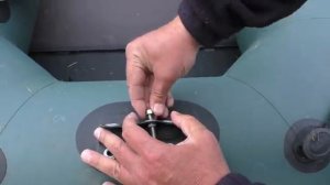 Приспособление для надувной лодки. Лайфхак. Теперь лодку носить на плечах не нужно.