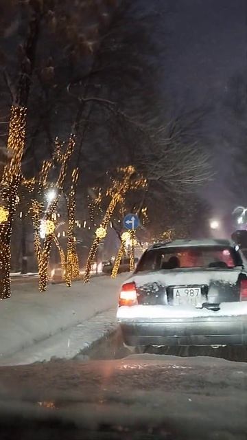 Вечер через стекловечер добрыйфонаригирляндыблог