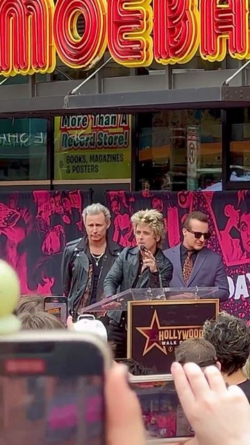 Вручение звезды на Аллее славы Green day смотреть онлайн