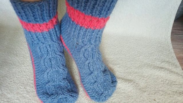 Хвастики. Мои тапульки и носочки.По всем есть МК на моем канале. смотреть онлайн