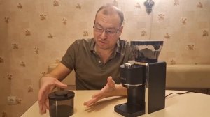 «Смолол ароматный кофе! Обзор жерновой кофемолки Kitfort