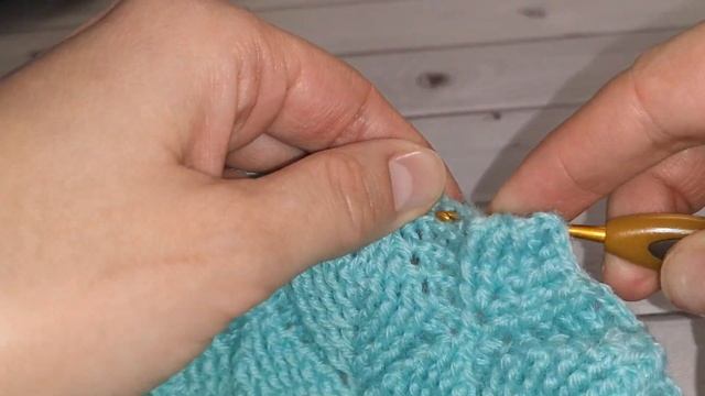 Берет крючком узором "Листья"//Crochets a pattern of "Leaves"//Часть - 2 смотреть онлайн