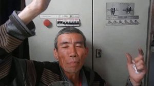 Мистер Ғани начал песню "ехал поезд ... Ереван-Баку"