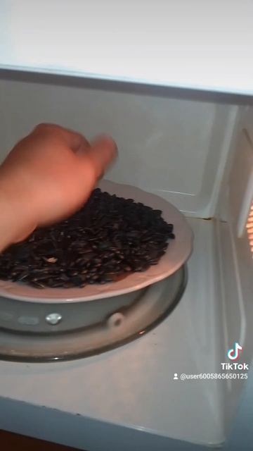 Погреть руки в микроволновке смотреть онлайн